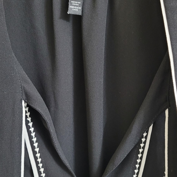 WHBM blouse size 2 - Picture 2 of 5